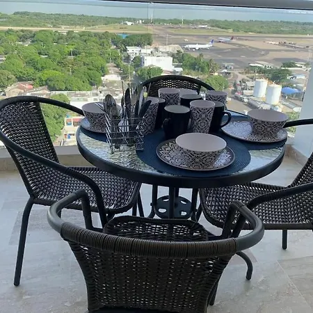 Exclusivo Apartasuite Cerca Aeropuerto Apartamento